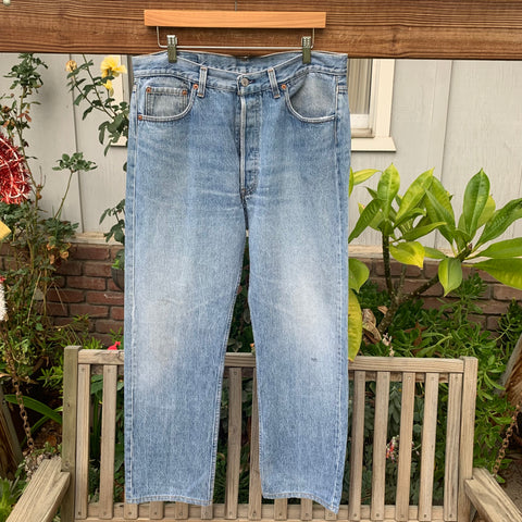 Lightwash Vintage 1990’s Levi’s Jeans 33” 34” #2901