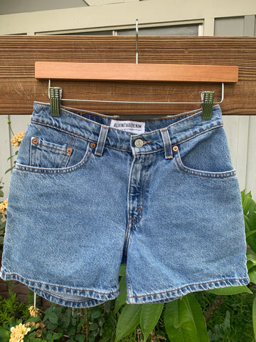 Vintage 1990’s Hemmed Levi’s Shorts 26” 27” #2730