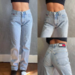 Vintage 90’s Tommy Hilifiger Lightwash Jeans “26 “27