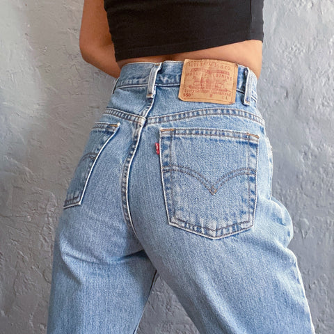 Vintage 90’s Medium Wash 550 Levi’s Jeans “27 “26
