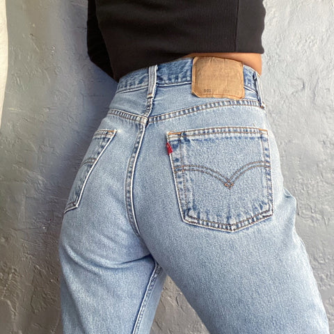 Lightwash Vintage Levi’s 501 Jeans “26 “27