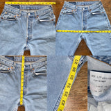 Lightwash Vintage Levi’s 501 Jeans “26 “27
