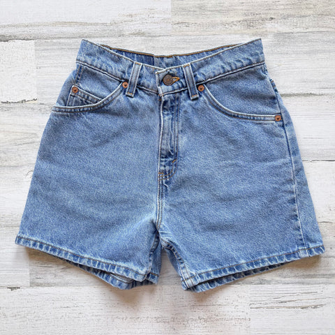 Vintage 32920 Hemmed Levi’s Shorts “23 “24