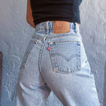 Vintage Lightwash 90’s 550 Levi’s Jeans “29 “30