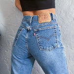 Vintage 512 Medium Wash Levi’s Jeans “26