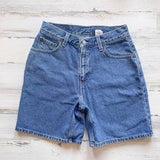 Vintage Hemmed Levi’s Shorts “27 “28 #687